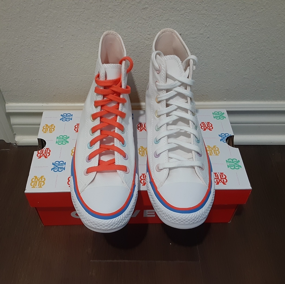 Converse - Picture 2 of 7